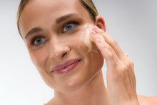 Load image into Gallery viewer, Aquafuse® FoamPeel 4oz. Retail